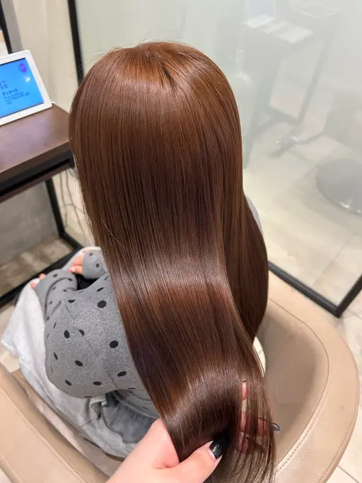 【人気No.1】朝のアイロン卒業✨梅雨のうねり解決ストレート&保湿トリートメント