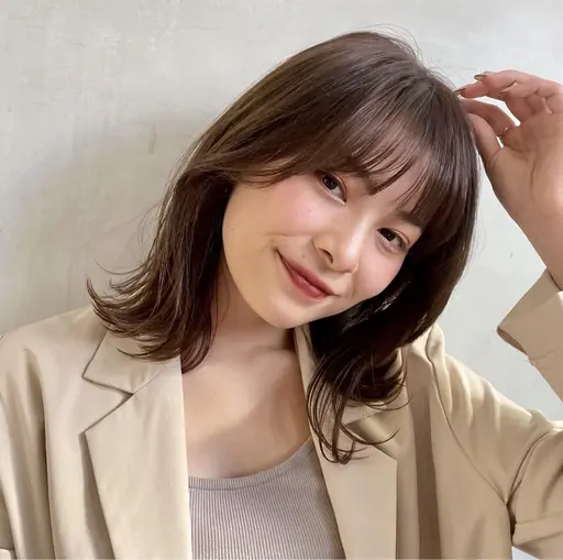 🤍【大人可愛い】くびれミディアム|顔周りレイヤー×くびれシルエットで柔らかい印象に✨