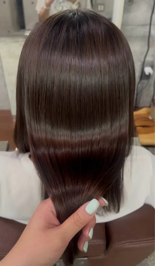【毎朝のスタイリングを簡単に✨】【縮毛矯正】触れたくなるストレート🫧自然な柔らかさを残した縮毛矯正で扱いやすい艶髪へ