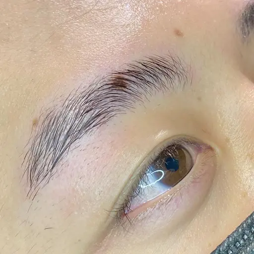 メンズにも人気メニュー《美眉WAX》