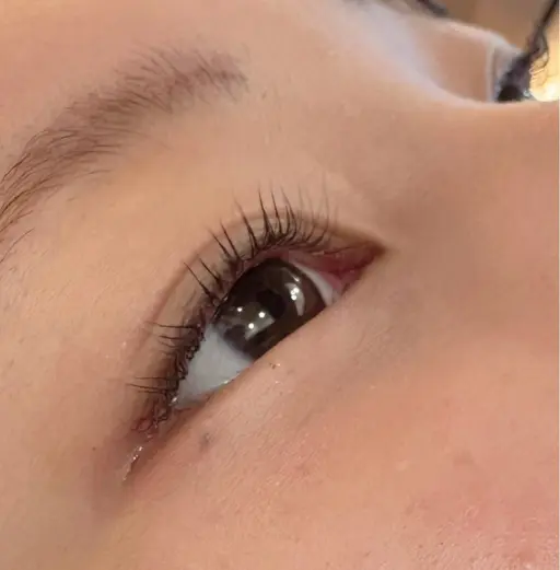 【10時​〜​18時限定】ビューラー式まつげパーマ👀🎀 根元からしっかり立ち上げたい方におすすめ✨