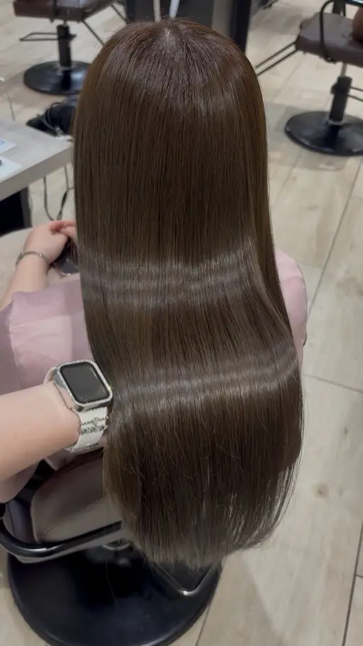 【期間限定💫】 透明感カラー+盛れる前髪カット+1step高保湿TR付き✨️
