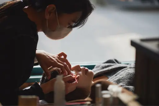 35歳​〜​60代の方。まつげパーマ・眉毛癖矯正・眉毛wax等の当店のフルコースメニューの撮影にご協力してくださる方募集中