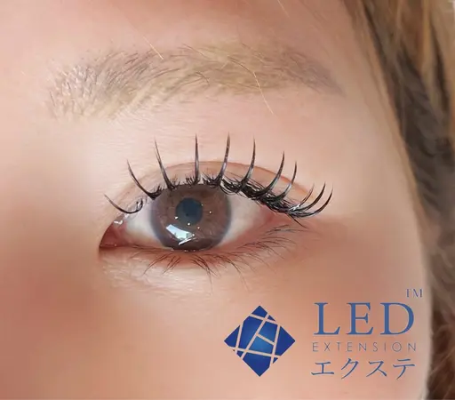 [ 平日限定 ] 新規｜LEDエクステ上限120本（他店LEDオフ+550円）￥9,900→￥5,940