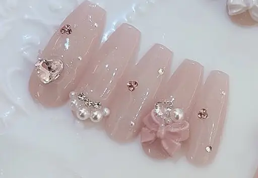 ❣️新店オープン❣️ハンドネイル✨ワンカラーパーツつけ放題✨ オフ込み⚠️埋め尽くしオフ有料、長さだし別料金
