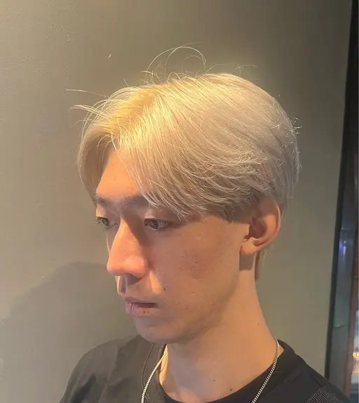✨黒髪卒業カラー✨トリプルカラーで作れるハイトーン🫧トリプルカラー『ケアブリーチ込み』＋メンズカット＋トリートメント