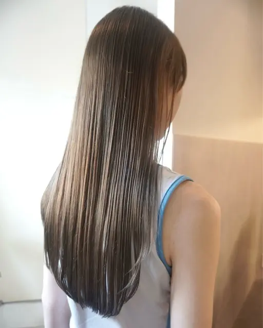 【期間限定！学割クーポン✨】カット＋ストレート＋クイックトリートメント