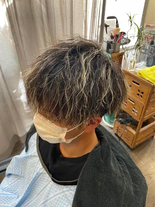 メンズメッシュパーマ　平日のみ対応