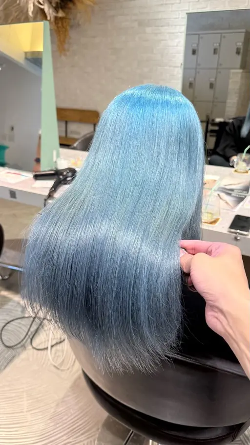 【🤍ハイトーンはキラキラで可愛く✨️艶と最高の手触り】🌈ブリーチカラー&INBRON TREATMENT🌈