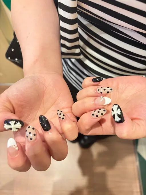【オフあり】ハンド 💅🏻定額デザインコース✨️初回¥6800~2回目以降¥7800~✨️パラジェル変更可✨️