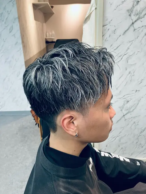 🔥【イメチェン】🔥デザインカット+Wメッシュブリーチ+眉カット