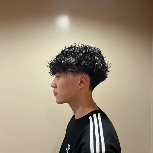 【❤️🔥今だけ限定❤️🔥】メンズカット+パーマ※デビュースタイリスト価格でご案内してます💥