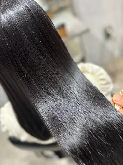 【40%offミニモクーポン】 酸性ストレート＋カット✂️＋ラピッドシルキーTR⭐ 自然な艶と柔らかさを実現！