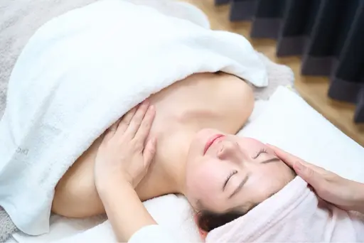 お疲れの時はコレ✨クレイフットバス＋和漢よもぎ蒸し45分＋上半身or背面オイルトリートメント