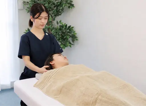 【20,30代の女性限定】【Google口コミ投稿お約束】|小顔矯正+骨盤矯正+お悩み別ケア50分 ¥15,900→¥0