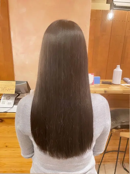 【梅雨の湿気対策に☔️】カット+うる艶ストレートパーマ+2STEPトリートメント付き