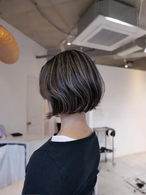 地毛ハイライトで作る白髪ぼかし+カット+トリートメント