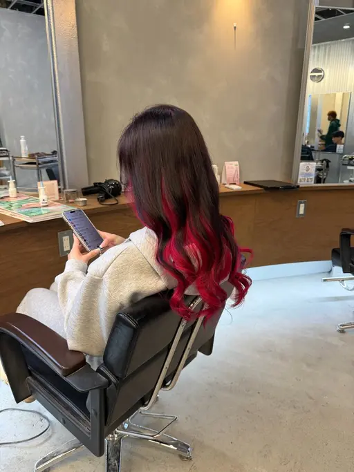 【男女兼用メニュー】✨デザインカラーでお悩みの方必見✨ブリーチ込みカラー➕デザイン➕トリートメント付🎶