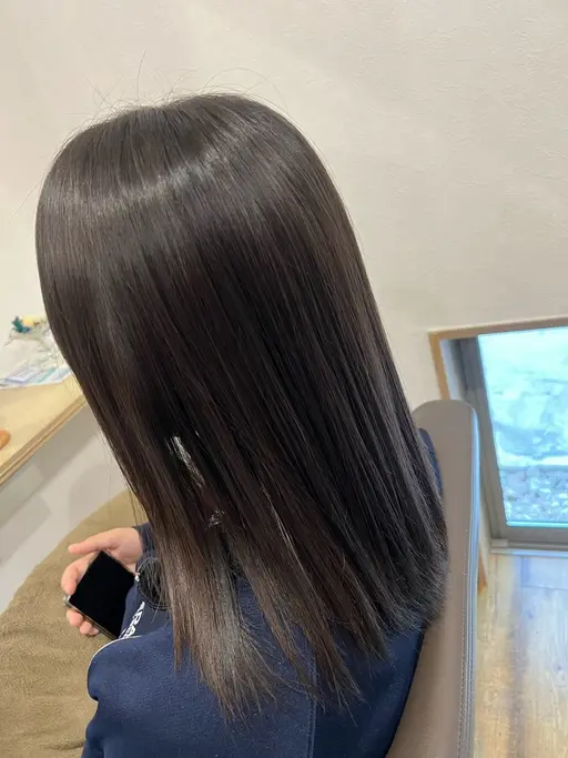 縮毛矯正モデル(前処理トリートメント付き)