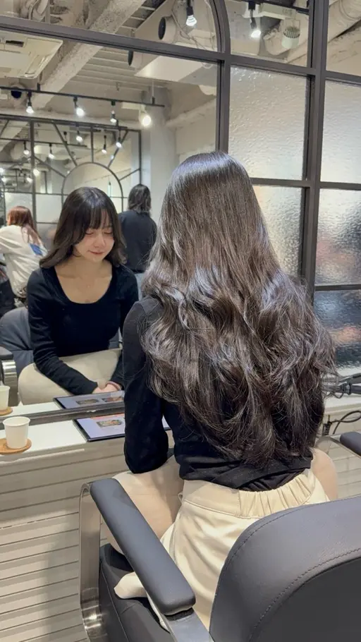 【上品艶が続く✨】【まとまり重視カット】+✨艶感イルミナカラー✨+髪を綺麗に見せる最高級TOKIOトリートメント