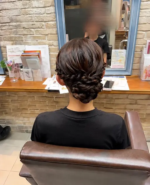 【行事や特別な日に🍁🍂可愛いのに崩れにくい💫】シニヨンアレンジ