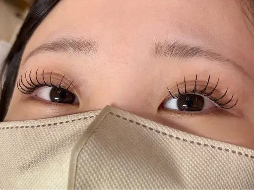 マツエク👀✨️フラットラッシュ100本無料！【11/10  11:00のみ募集】