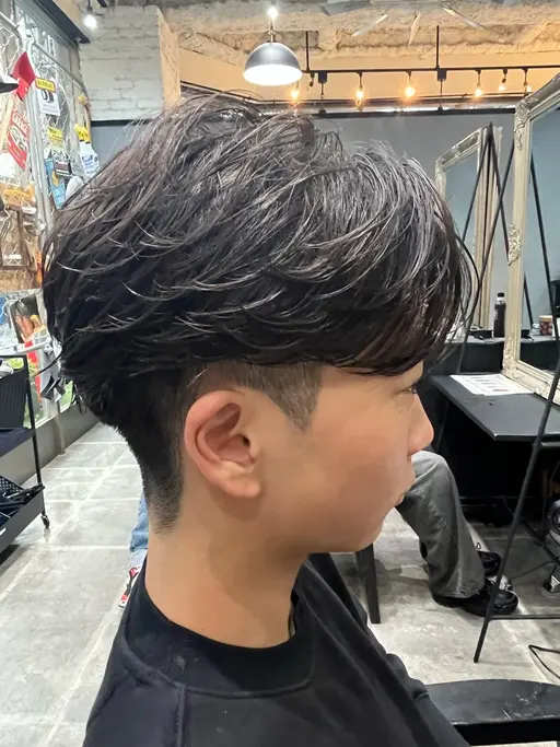 骨格似合わせカット+フェザーパーマ✨