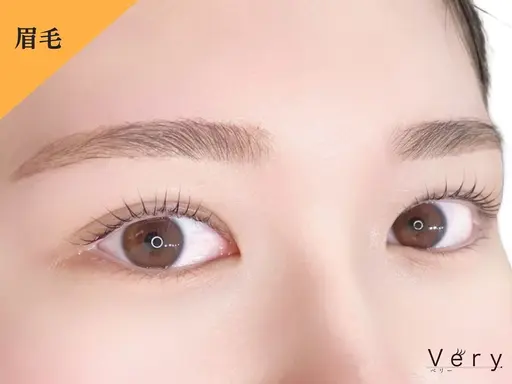 【🐣ྀིハリウッドブローリフト💞】眉毛を整えて垢抜け美眉に✨ハリウッドブロウリフトで毛流れを整え、朝のメイクも楽に♪