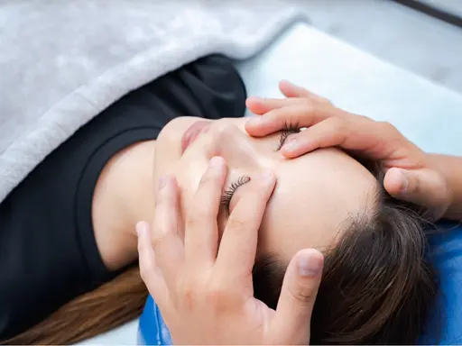 【Ｇｏｏｇｌｅ口コミ投稿💛１日先着２名限定500円】視力向上ヘッドスパ　※眼精疲労回復/視力強化/老眼改善