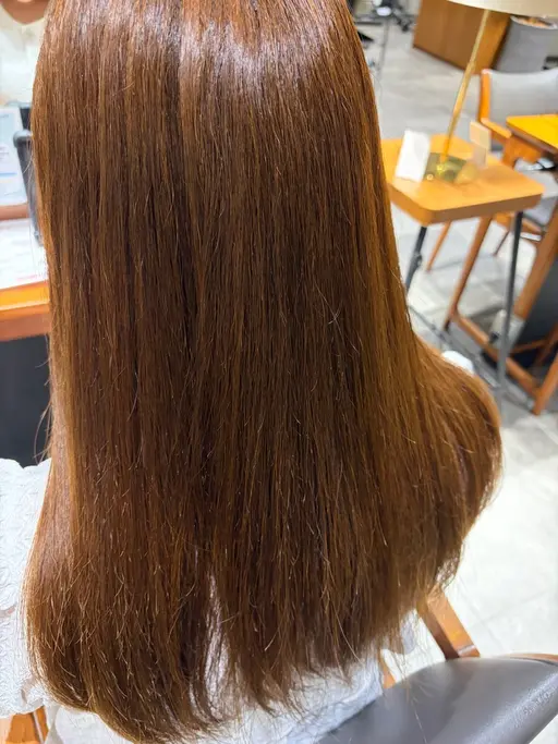 ダメージを抑えてツヤ髪へ🍀AVEDAカラー白髪染め【火曜日の定休日を除く19時以降のみ】