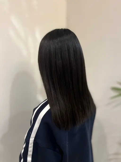 【ダメージを抑えて、うるツヤに仕上げる縮毛矯正】👩🏻＋栄養付き