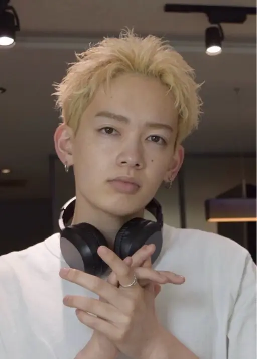 💛ブリーチリタッチ➕🌟トリートメント🌟➕眉カット