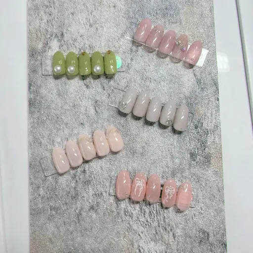 【ネイルモデル】　月替りシンプルデザイン　オフなし