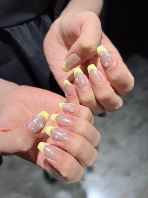 90分持ち込みアート💅パーツ50円​〜​ご用意！ロング料金300円いただいております！