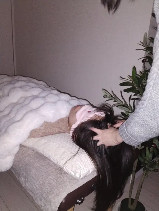 【自律神経ととのう/ぐっすり眠れる】アロマドライヘッドスパ♪×整体ボディセラピー(上半身)70分
