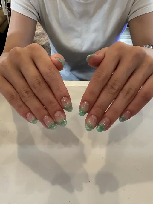 オフありラメグラデーション🌟（パラジェル使用）（現金のみ）