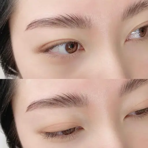 束になって下に向いている眉毛を根本から立ち上げて、立体的な毛流れをひきだします。