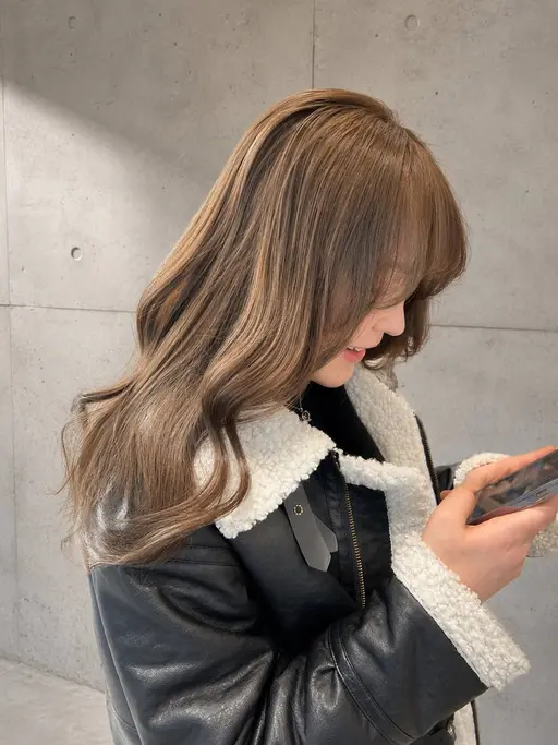 ブリーチリタッチ(3cm以下)➕カラー➕トリートメント付き🎀✨