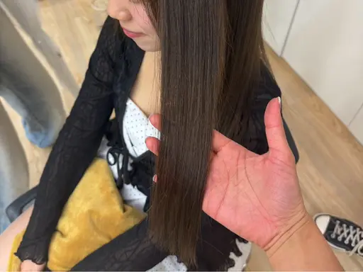 ❤️‍🔥１０月限定クーポン‼️🍁カット➕ 秋のトレンドカラー🌙 赤みを消してくれるフォギーベージュ✨