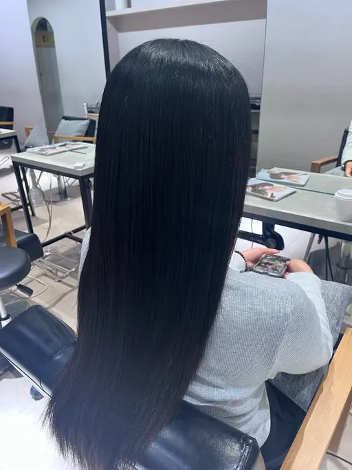 【本日ご案内可能✨】地毛風ストレートパーマ(縮毛矯正)で扱いやすい髪の毛に🫧