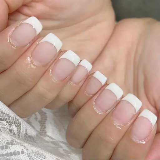 【6/5(金)18時30分〜】ハンドオフなし🦢白フレンチネイル(クリアベース)💅🏻🤍