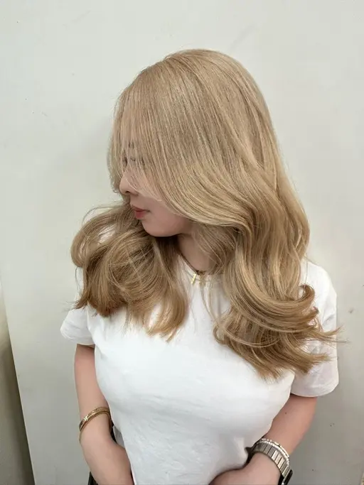 ブリーチリタッチ2ヶ月以内➕オンカラー➕Aujuaトリートメント