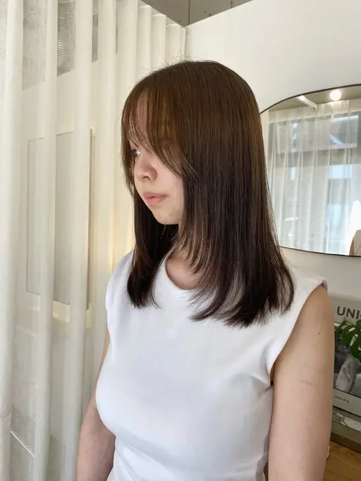 【トレンドヘアクーポン】レイヤーカット＋くすみカラー＋極上トリートメント
