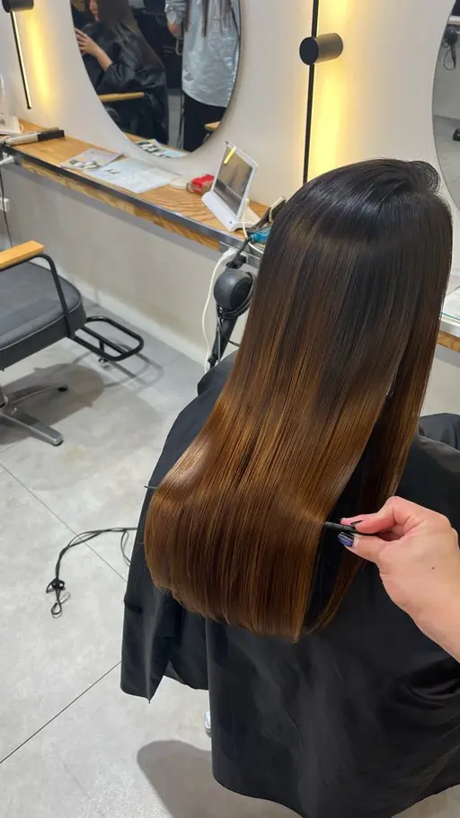 美髪矯正ストレート＋トリートメント✨