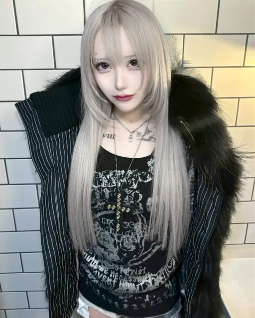 🎃10月限定🉐ハイトーンカラー✨️ブリーチ２回➕カラー➕トリートメント
