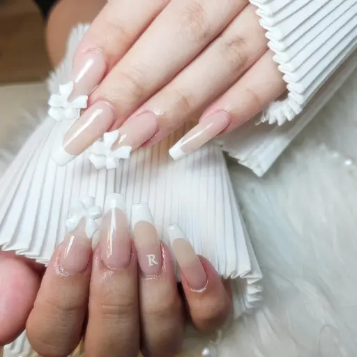 🩷チップ長さだし10本🩷フレンチ（ベース色付き）　オフ無し