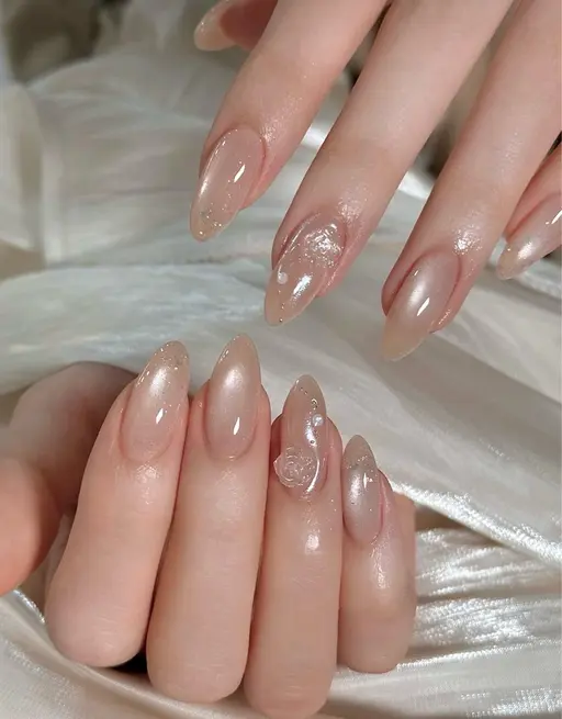 【イチオシ❣️】今月の韓国ちゅるんネイル✨うる艶仕上げ・繊細ラメor微粒子マグネット