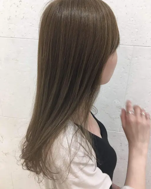 【ミルフィーユカラーでダメージレスでハイトーンに👩🏻🦰✨】カラー+カラー
