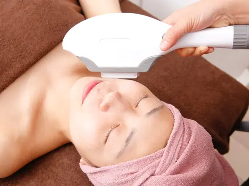 ★大人気!顔脱毛★
