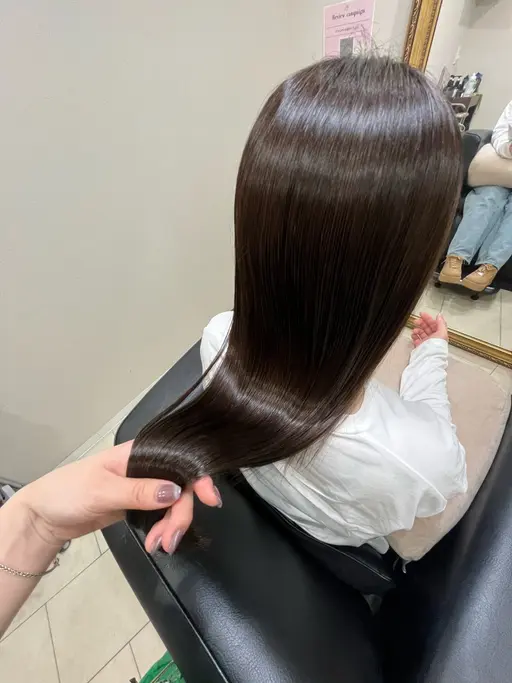 【👧顔出し限定👧】レイヤーカット+質感再生カラー+トリートメント U30
